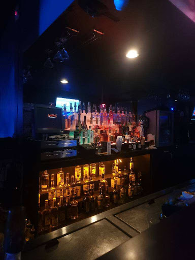 Dirty's Topless Sports Bar & Grill