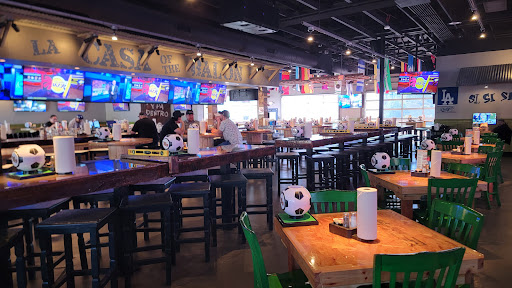 Ojos Locos Sports Cantina (Downey, CA)