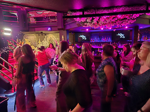 Ten Twelve Bar & Lounge