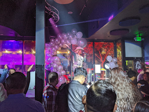 Qué Rico Nightclub