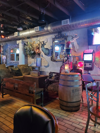 Sir's Martini Lounge