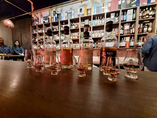 W Bar & Restaurant