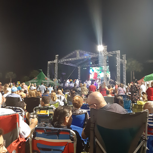 Encantada Lakeside club