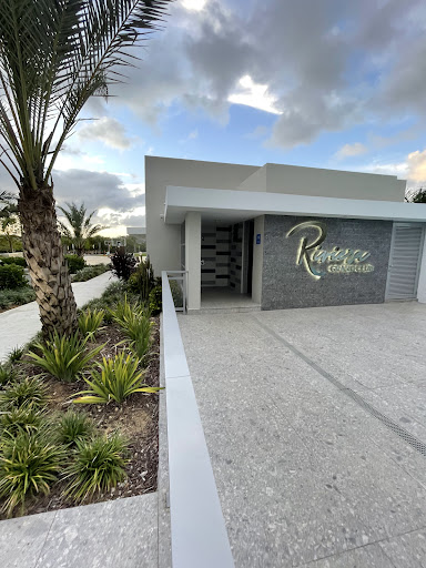 Riviera Grand Club