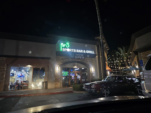 Par 3 Sports Bar & Grill