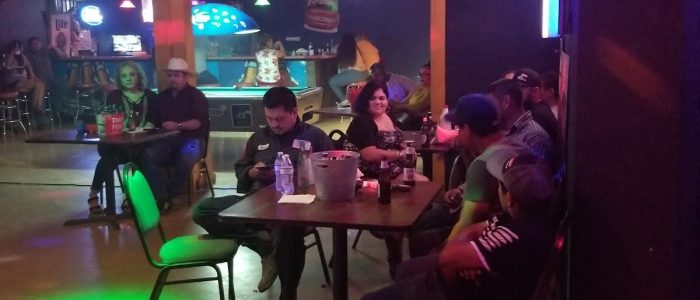 El Pato Lucas Sports Bar: Ambiente Deportivo y Diversión Única