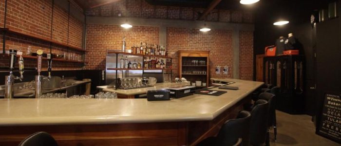 Crash Lounge: Ambiente Único y Glamuroso para Noche Inolvidable