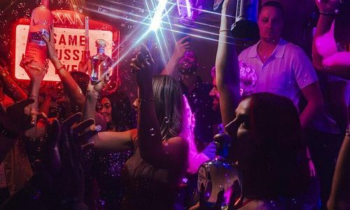 Mejores Discotecas en Guaynabo, PR: Guía Nocturna 2025